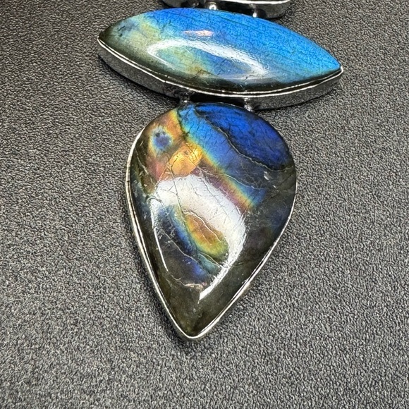 Fiery Labradorite 925 Silver Plated Pendant - Picture 5 of 6